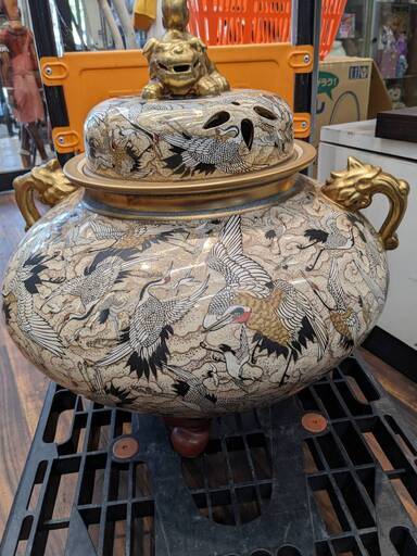 薩摩焼 金彩鶴紋　獅子摘み 特大型 香炉 骨董　高さ約50cm 直径約45cm