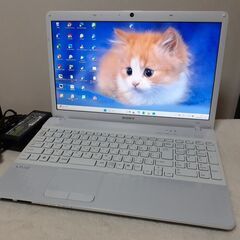 取り置き中です】【15インチで見やすく作業が楽】core i5 8GB SSD 