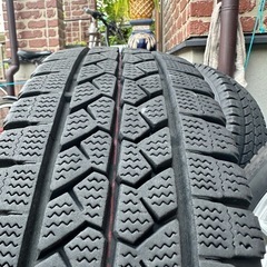 お取引中！200系ハイエースに！美品ホイール付きスタッドレスセット