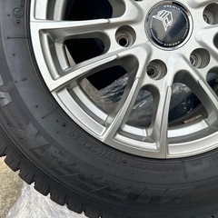 お取引中！200系ハイエースに！美品ホイール付きスタッドレスセット