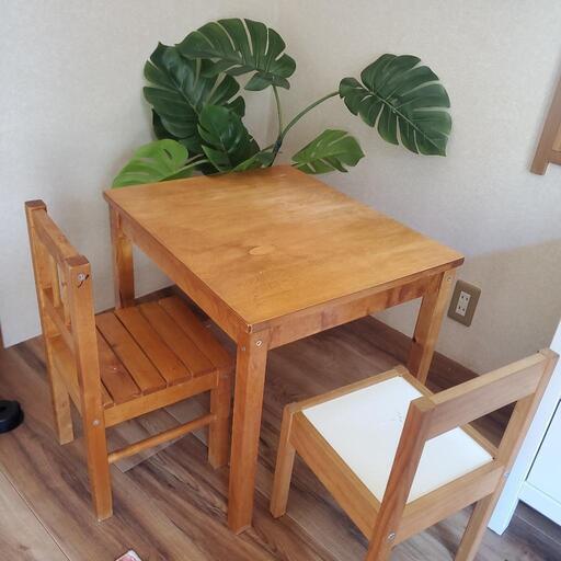 レゴテーブル チェア2脚付、ホワイト　IKEA キッズテーブルセット