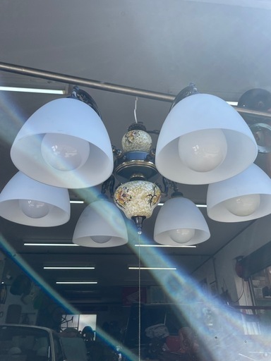 シャンデリア　照明　電気