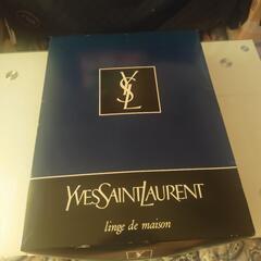 イヴサンローランYves saint Laurent 