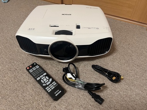 EPSON プロジェクター EH-TW8000 取扱説明書等CD-ROM付　HDMIケーブル付き