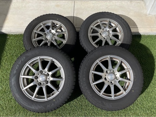 スタッドレスタイヤ　ホイール付き　195/65R15  トーヨータイヤ　 ウインタートランパスTX