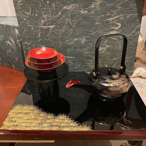 お屠蘇セット 屠蘇器 酒器揃 蒔絵 松『渕朱2枚足 四ツ揃 沈金 若松』会津の里