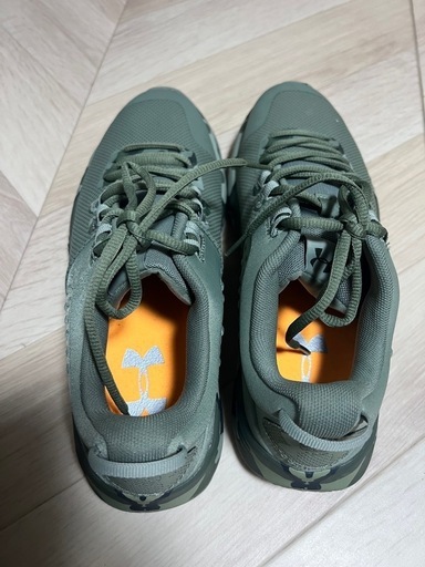 UNDER  ARMOUR (アンダーアーマー)