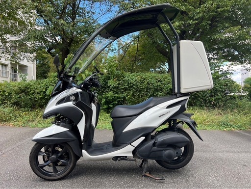 トリシティ125sec1j 後期型 屋根付き