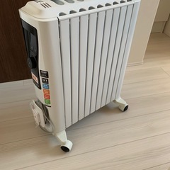 【中古】デロンギ　オイルヒーター10〜13畳用