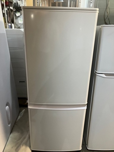 取引場所 南観音 O2409-297 MITSUBISHI 146ℓ冷蔵庫 2023年製 MR-P15E2H-W 汚れキズあり 動作確認済み