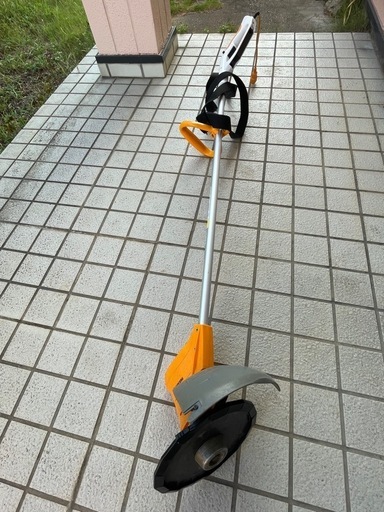 京セラ 美品 刈払機A3000  新品替刃付き