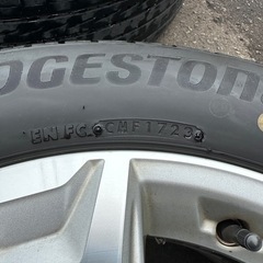 スバル フォレスター 純正アルミとタイヤ4本セット 225/60R17