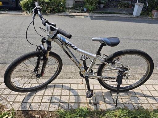 キャノンデール ジュニア マウンテンバイク サスペンション付き