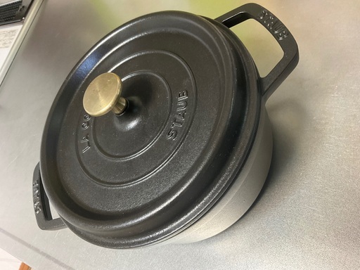 Staub ストウブ ココットラウンド 22cm ブラック