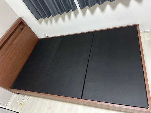 【引き取りの方限定】ニトリ　セミダブルベッドマットレス付き