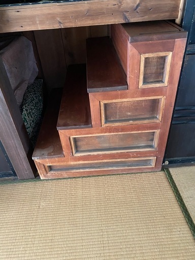 珍品！アンティークな雛壇タンス