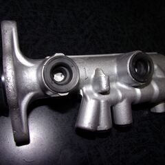 ９５系プラド　185系ハイラックスサーフ　ブレーキマスターシリンダーのみ　社外品（新品・未使用）47201-3D360。