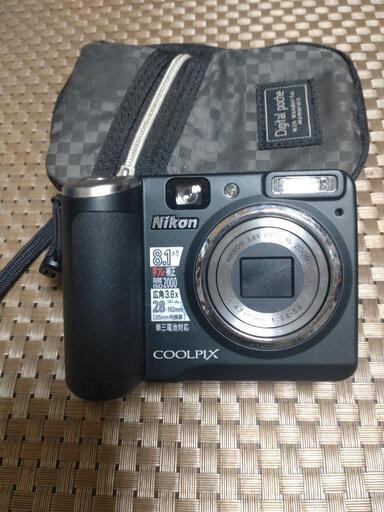 【付属品多数】デジカメ【NIKON】乾電池式駆動で便利　デジタルカメラ