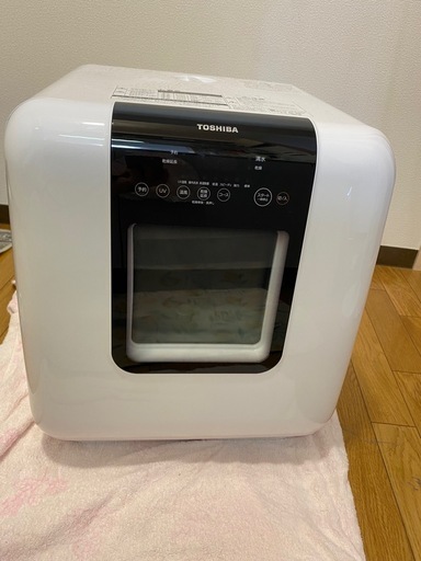 TOSHIBA 食器洗い乾燥機　白