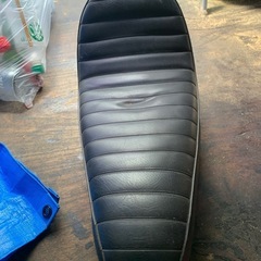 ダックス　純正シート