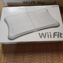 Wii　fit　Wiiフィットとマットのセットです。