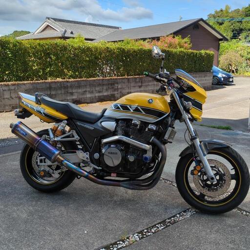 ヤマハXJR1300-RP03J50周年記念アニバーサリー限定車