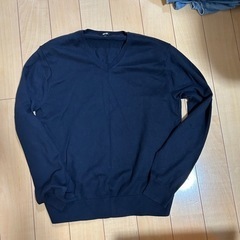 UNIQLO ユニクロ　Vネックニット