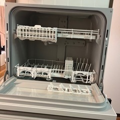 10/10まで【専用台付き/2022年製】パナソニック 食器洗い乾燥機　NP-TH4