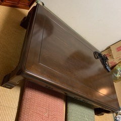 綺麗な家具調こたつセット。掛け布団、布団カバー、敷布団、布団6枚付き。