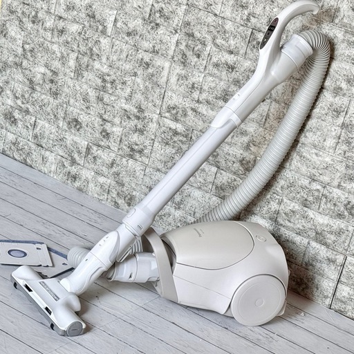 2021年製 Panasonic 紙パック式掃除機 バランス型