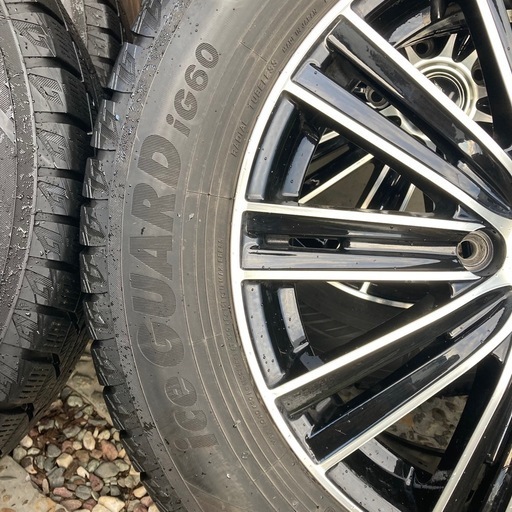 スタッドレスヨコハマig60 215/60R16 2018年製造 残溝7mm程度 アルミ 