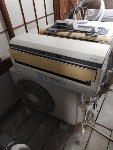 日立　HITACHI　ステンレス・クリーン　白くまくん　エアコン　おもに10畳用　冷房:～12畳　2.8kW　RAS-S28C\n\n