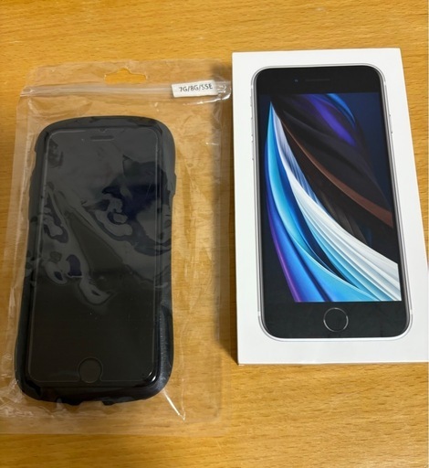 iPhoneSE と、各種lightningケーブル