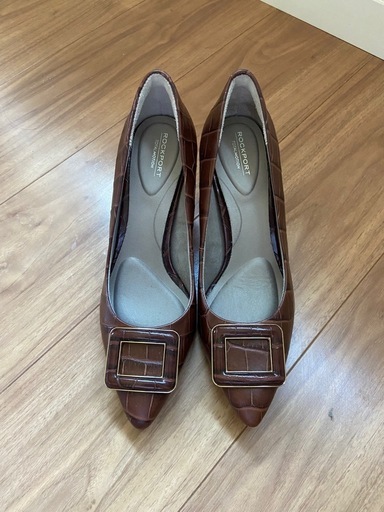 ロックポートパンプス\n