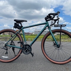 ♡4)自転車 クロスバイク 新車 シルバー 21段変速 HEAD パンクしないタイヤ