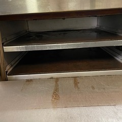 サクサクピザが手軽に焼ける　
ピザーオーブン　