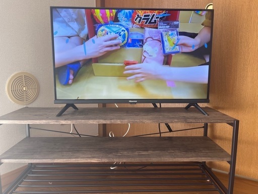 ハイセンス　テレビ32型、テレビ台