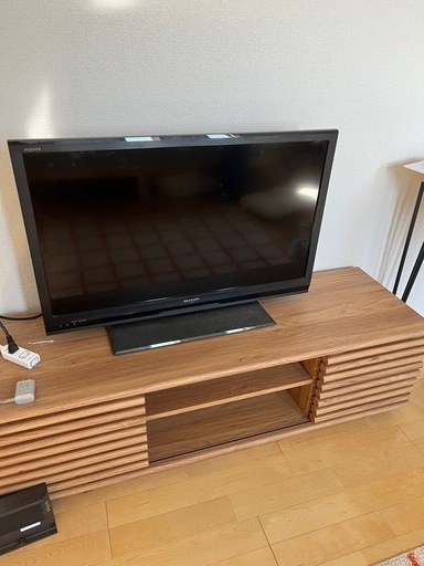 AQUOS32V型ワイドテレビ、テレビ台セット