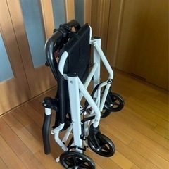 折りたたみ車椅子