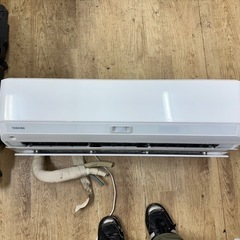 ⭐️激安価格⭐️TOSHIBA 東芝 大清快 RAS-J221E1R エアコン 2.2kW 冷暖房 除湿 高性能 家庭用 省エネ 完動品 リモコン付き 2023年製