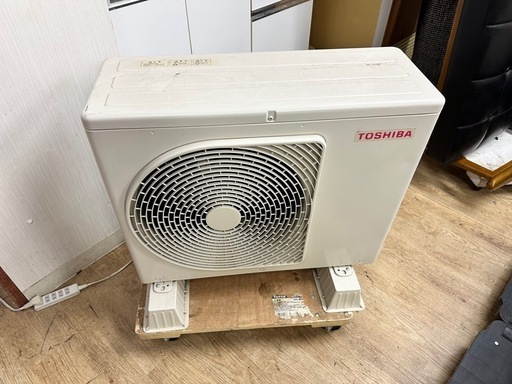 ⭐️激安価格⭐️TOSHIBA 東芝 大清快 RAS-J221E1R エアコン 2.2kW 冷暖房 除湿 高性能 家庭用 省エネ 完動品 リモコン付き 2023年製