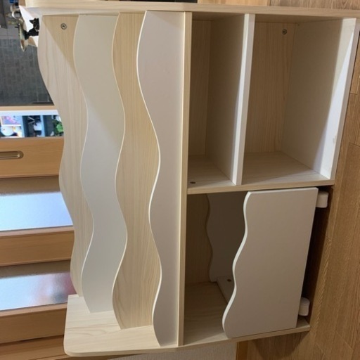 絵本入れ引き出し付き収納家具☺️