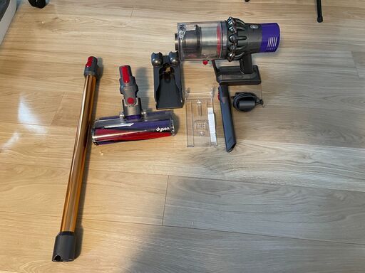 【ジャンク品 Dyson Cyclone V10 Fluffy (SV12 FF LF)】
