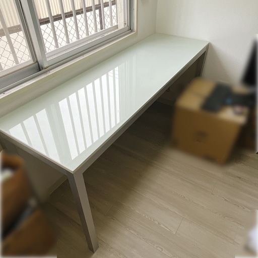 ガラステーブル　椅子2つ付き