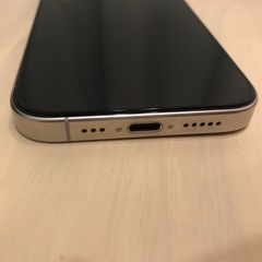 iPhone 15pro ホワイトチタニウム　256GB