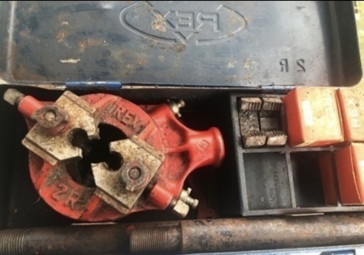 中古　手動ねじ切り機