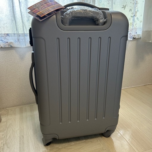 未使用　スーツケース　シルバー