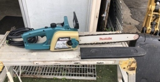 中古　マキタ電動チェーンソー①