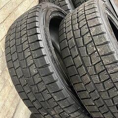 20249154【札幌】215/45R18スタッドレス　冬タイヤ　ノア　ヴォクシー　B4　レガシィワゴン