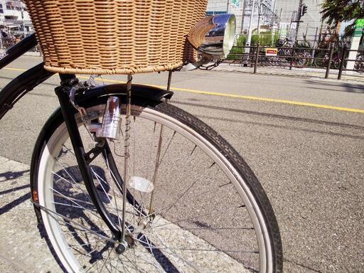 ♪ジモティー特価♪籐風フロントバスケット、砲弾型ライト付き26型